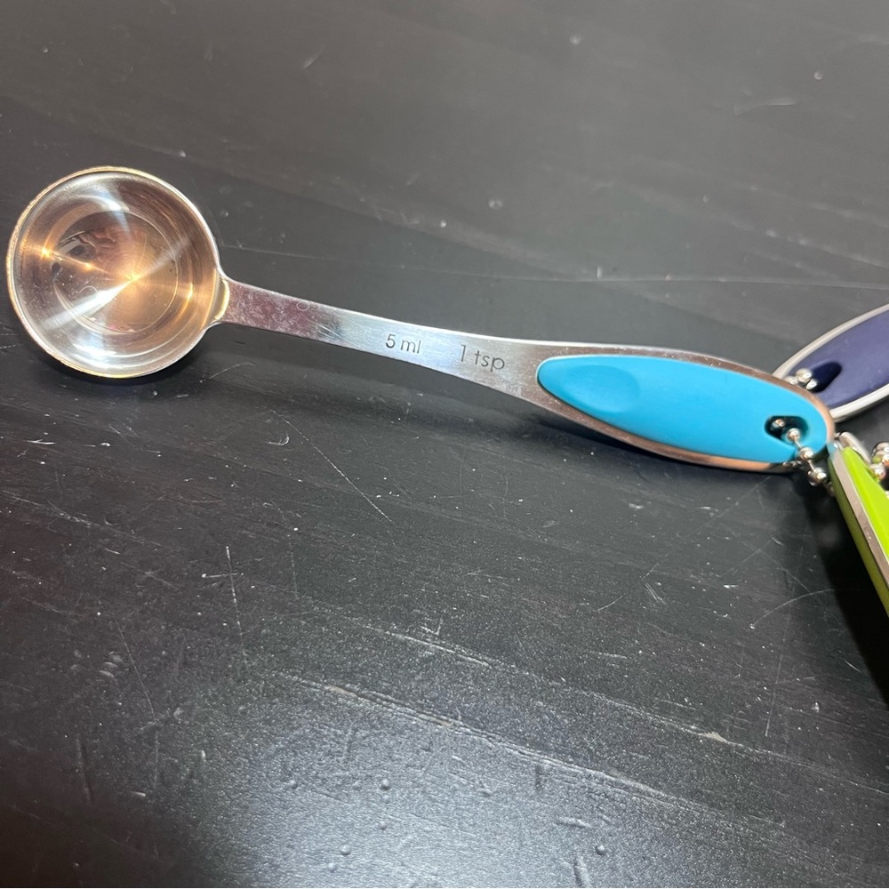 Endurance 18/8 Stainless Steel Measuring Spoons Set of 5 with Color Coded Grips - Picture 7 of 12